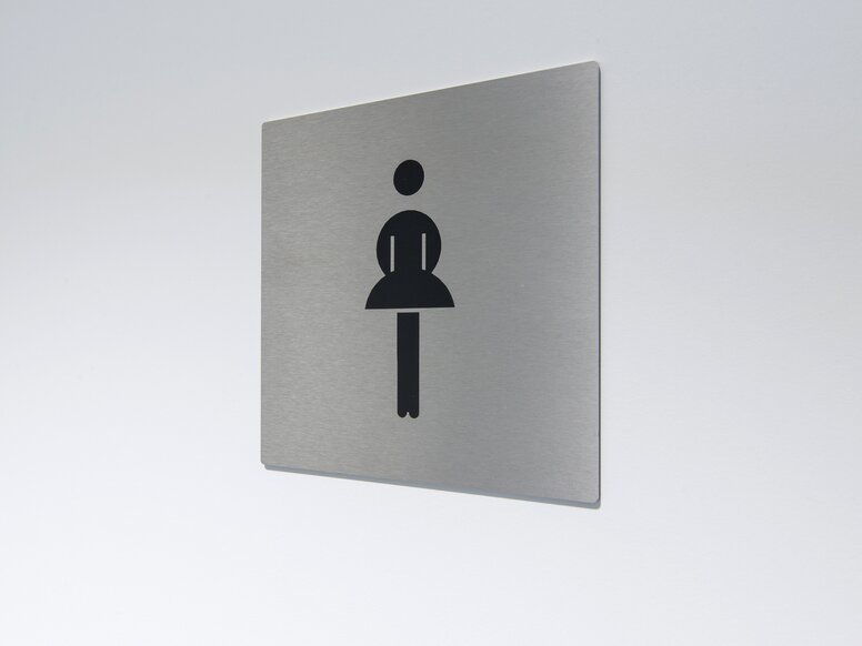 HEWI Beschilderungen Damen HessenChemie Campus in Wiesbaden Beschilderung Toiletten Damen